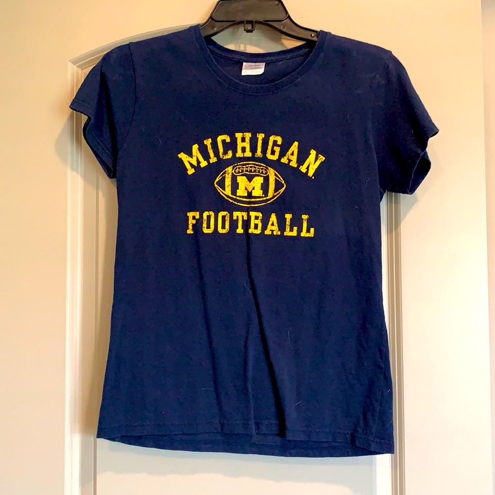 College tee